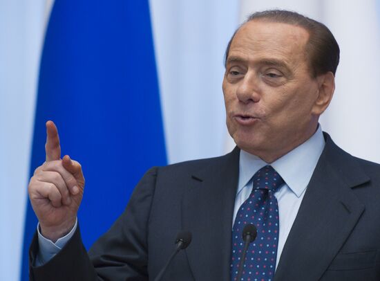 Medvedev, Berlusconi meet in Sochi