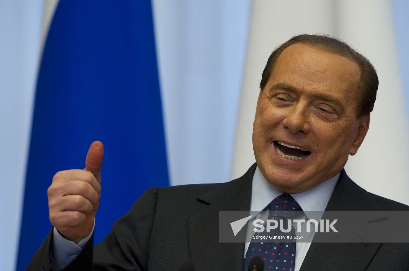 Medvedev, Berlusconi meet in Sochi