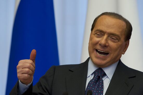 Medvedev, Berlusconi meet in Sochi