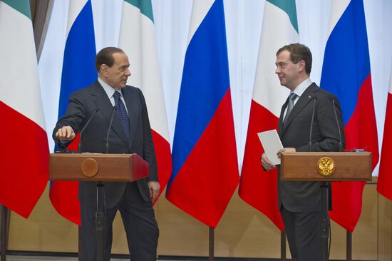 Medvedev, Berlusconi meet in Sochi