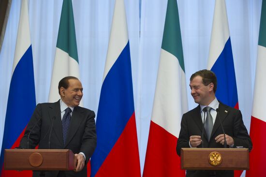 Medvedev, Berlusconi meet in Sochi