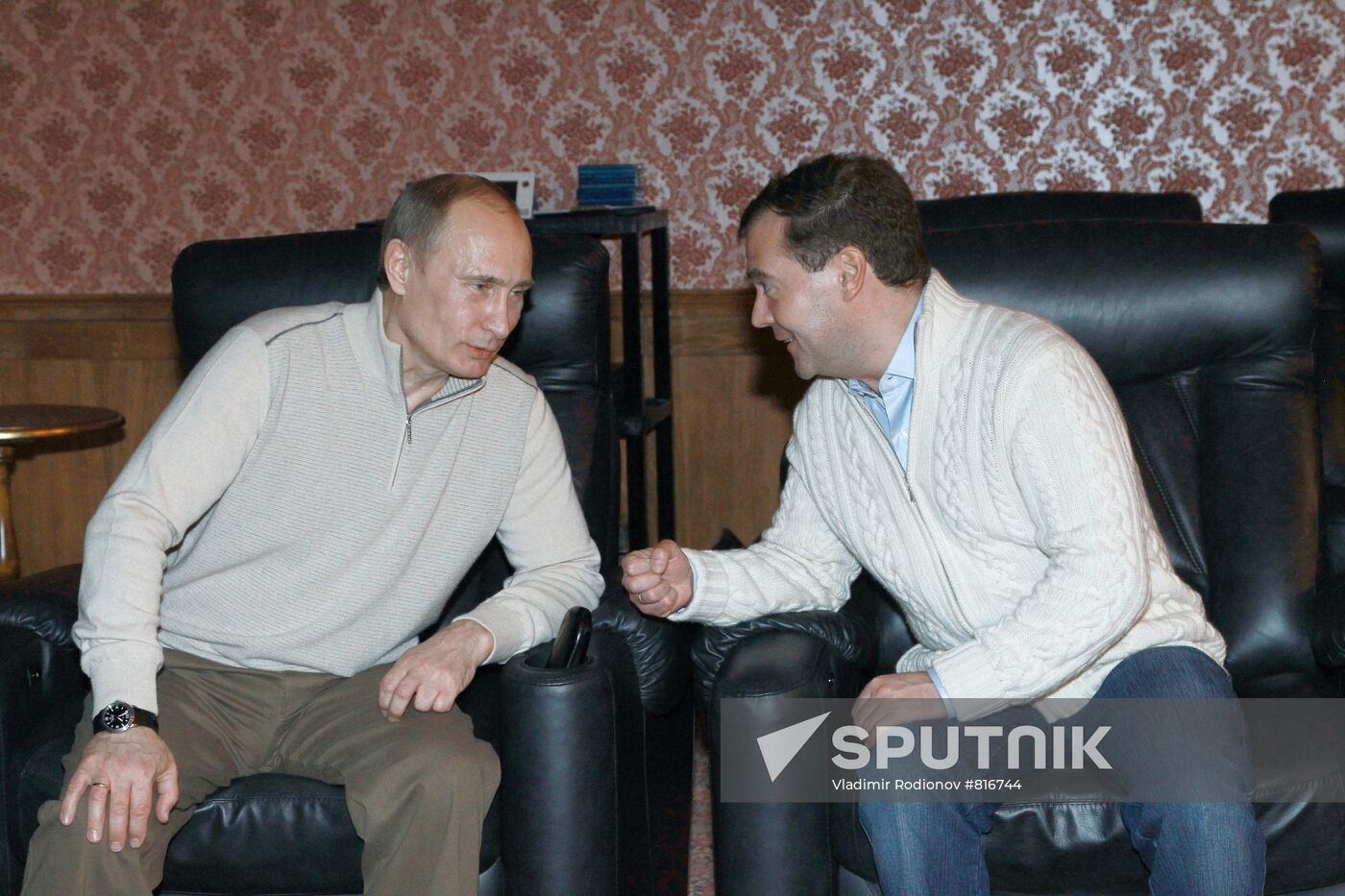 Dmitry Medvedev and Vladimir Putin hold informal meeting