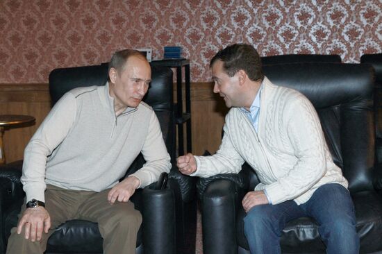 Dmitry Medvedev and Vladimir Putin hold informal meeting