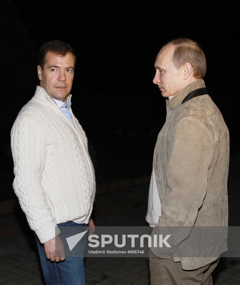 Dmitry Medvedev and Vladimir Putin hold informal meeting