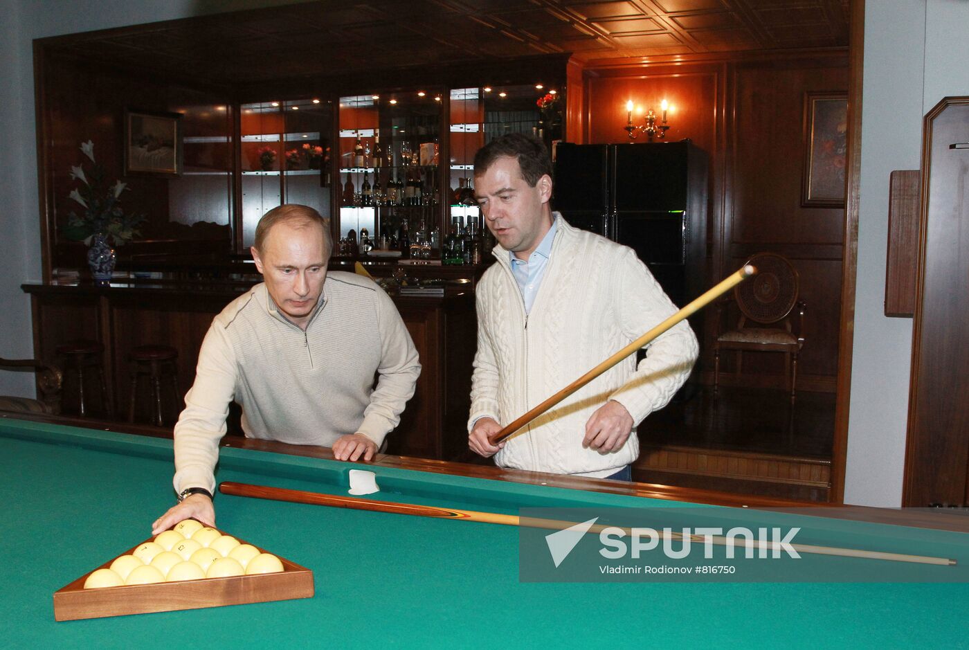 Dmitry Medvedev and Vladimir Putin hold informal meeting