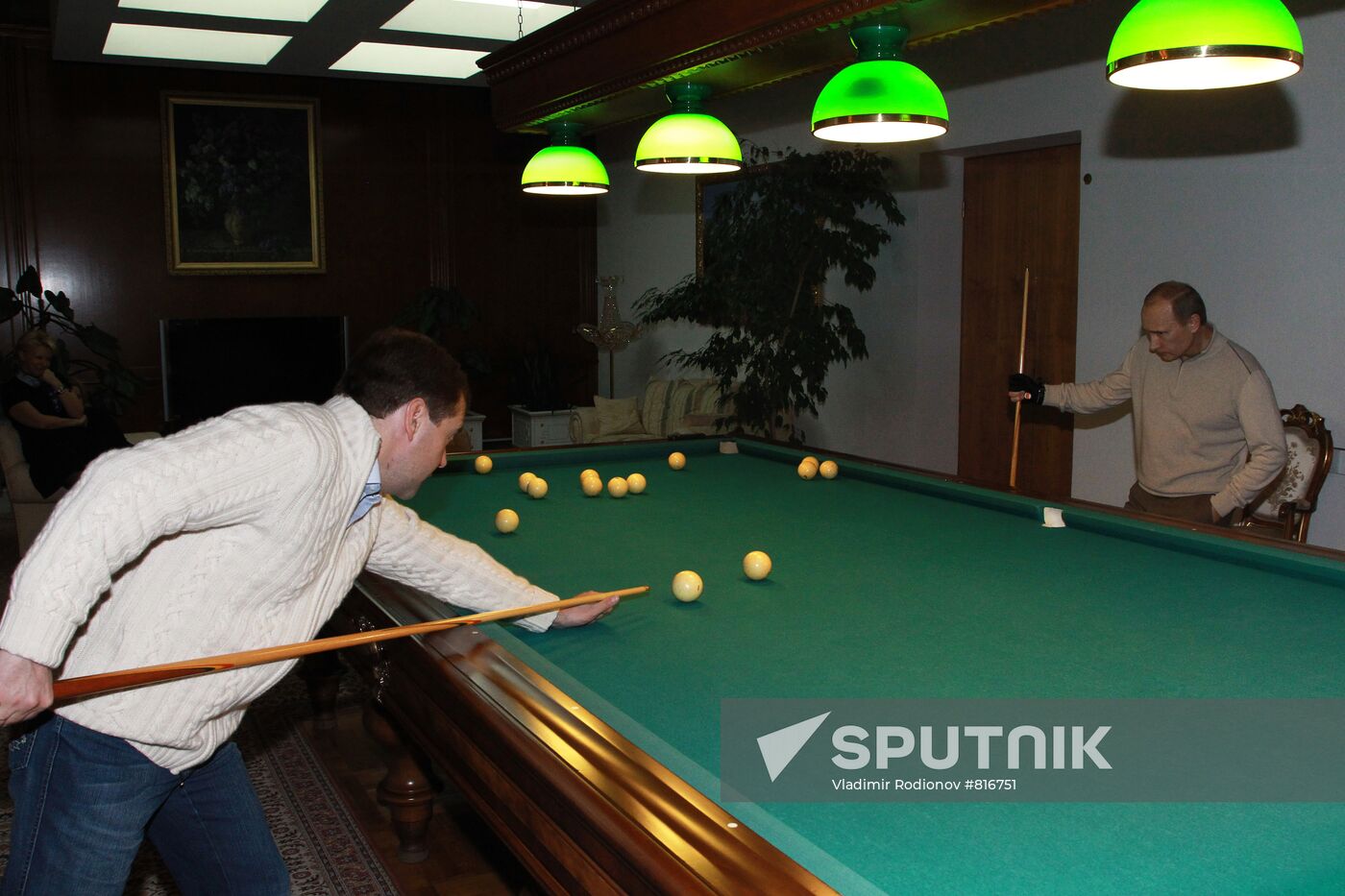 Dmitry Medvedev and Vladimir Putin hold informal meeting
