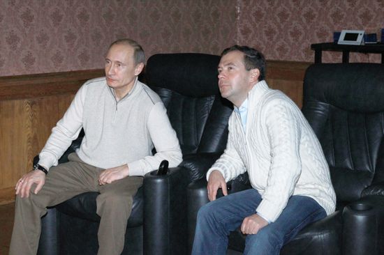 Dmitry Medvedev and Vladimir Putin hold informal meeting