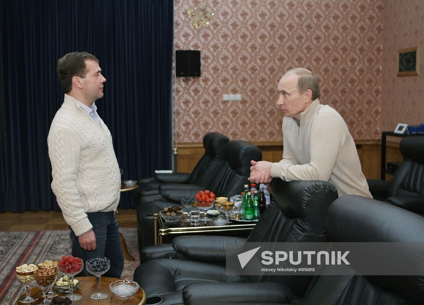 Dmitry Medvedev and Vladimir Putin hold informal meeting