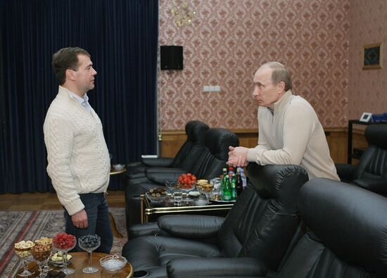 Dmitry Medvedev and Vladimir Putin hold informal meeting