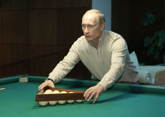 Dmitry Medvedev and Vladimir Putin hold informal meeting