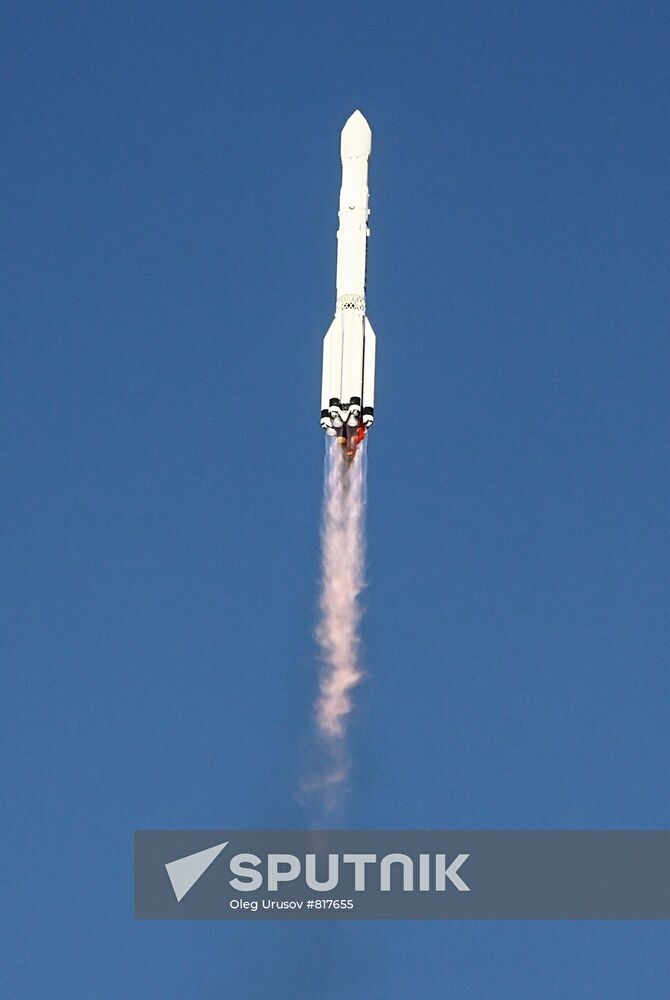 Proton-M carrier rocket with three Glonass-M satellites