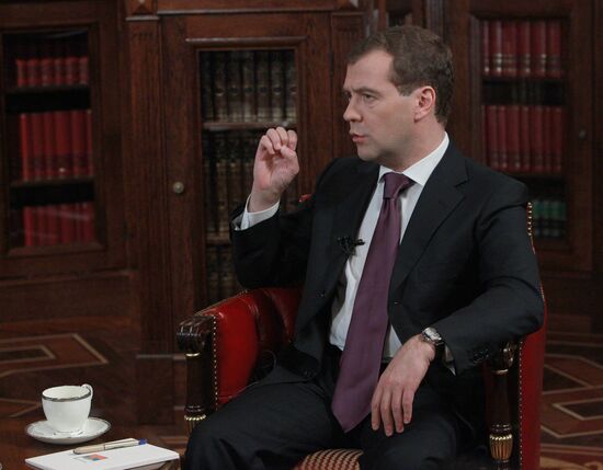 Dmitry Medvedev gives interview to Polish mass media
