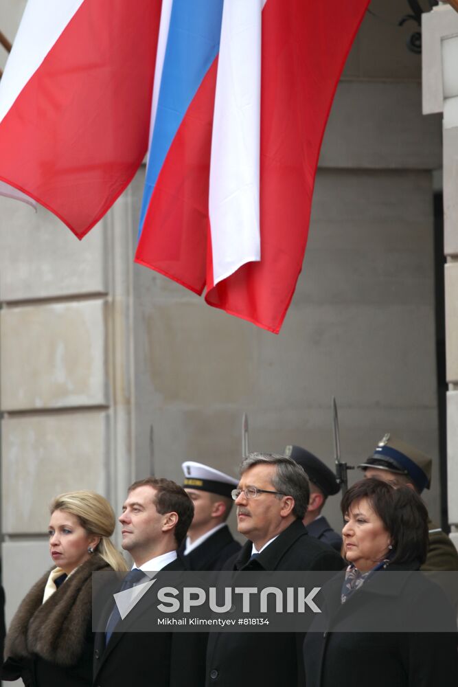 Dmitry Medvedev arrives in Warsaw on official visit