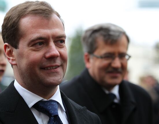 Dmitry Medvedev arrives in Warsaw on official visit