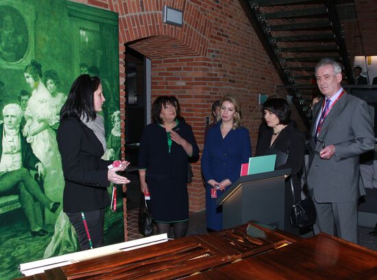 Russian, Polish First Ladies at Chopin Museum