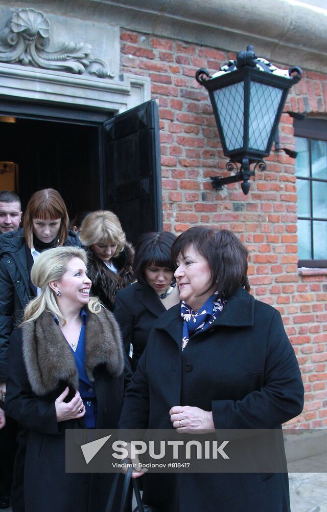 Russian, Polish First Ladies at Chopin Museum