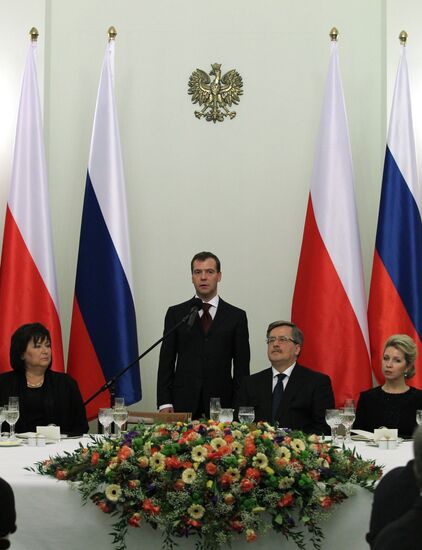 Dmitry Medvedev pays official visit to Warsaw