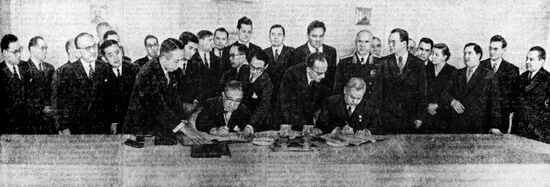 Nikolai Bulganin and Ichiro Hatoyama