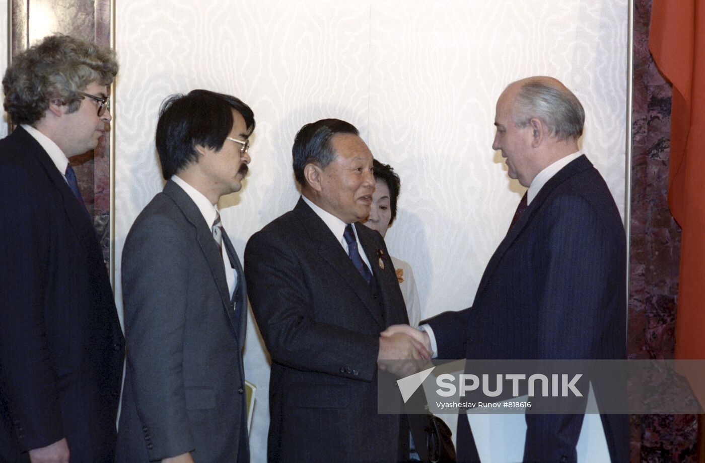 Mikhail Gorbachev meeting with Yoshihiko Tsuchiya