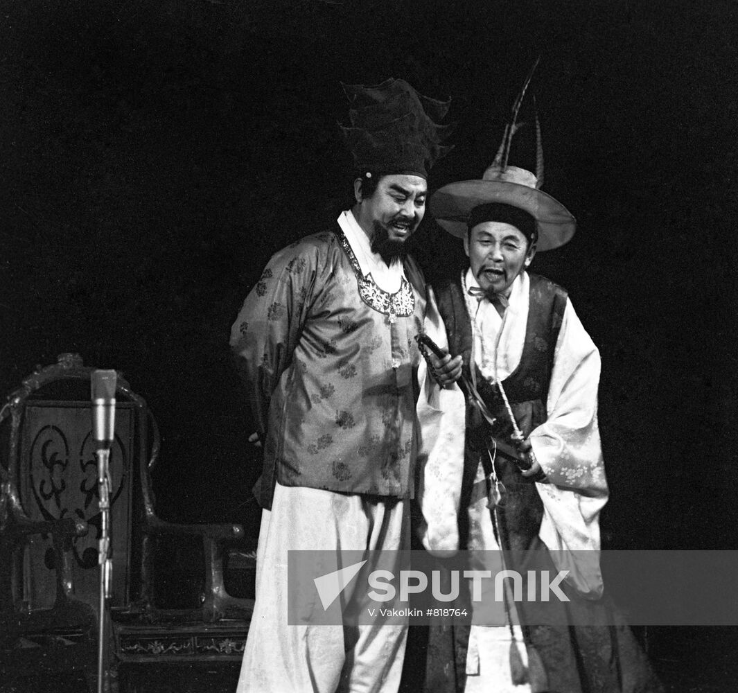 Scene from play Three Claimants, One Throne