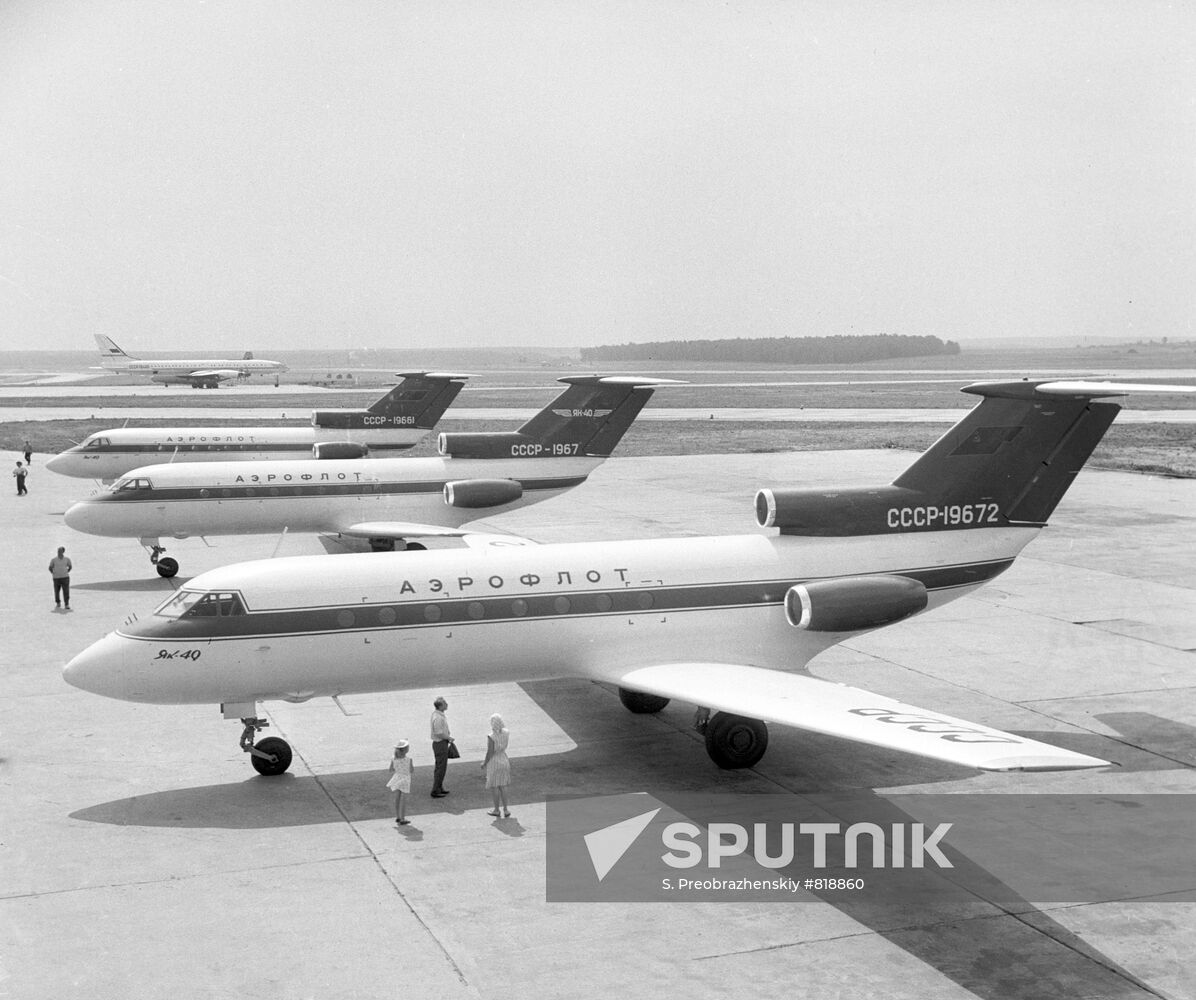 Yakovlev Yak-40 airliners