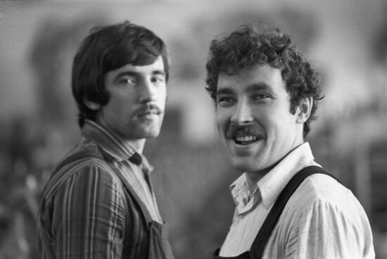 Fitters Vladimir Bryzgailov and Vladimir Mikhailov