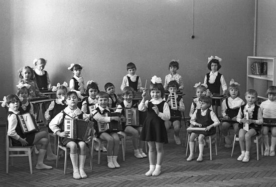 Music classes at kindergarten