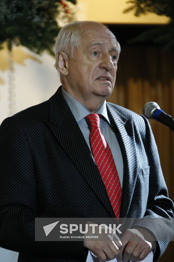 Mark Zakharov
