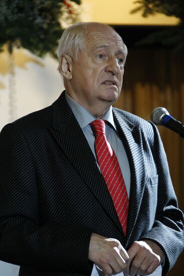 Mark Zakharov