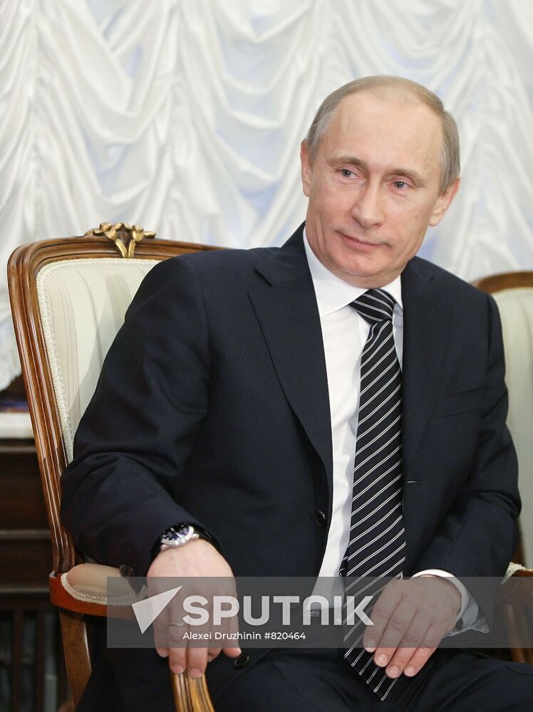 Vladimir Putin meets with François Fillon