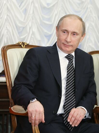 Vladimir Putin meets with François Fillon