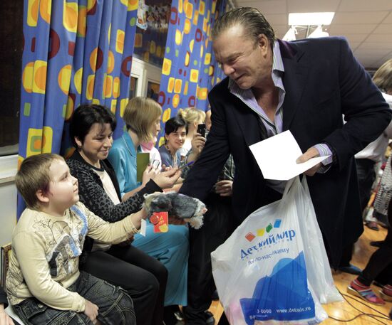Mickey Rourke