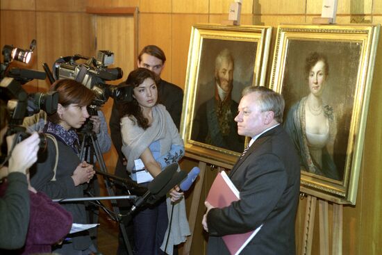 Russian museum treasures returned from UK