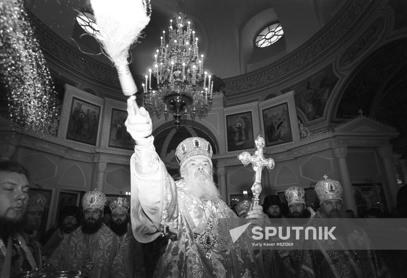 Alexy II consecrating church in Holy Intercession convent