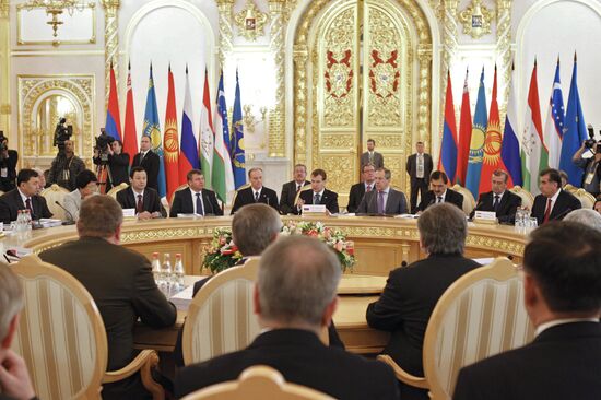 Dmitry Medvedev conducts CSTO and CIS summit in Kremlin