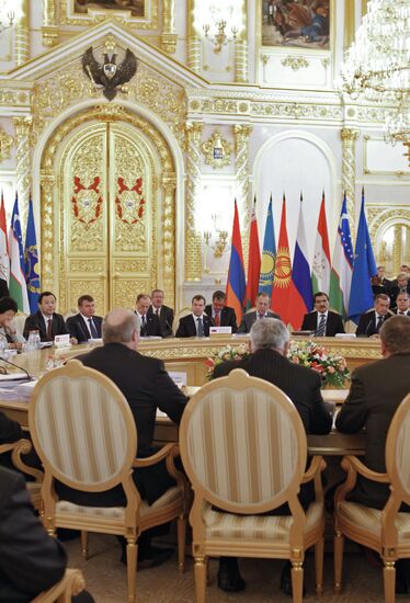 Dmitry Medvedev conducts CSTO and CIS summit in Kremlin