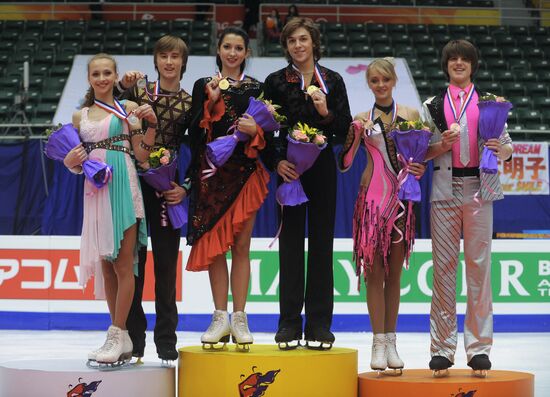 Medal ceremony, Junior Grand Prix Figure Skating Finals
