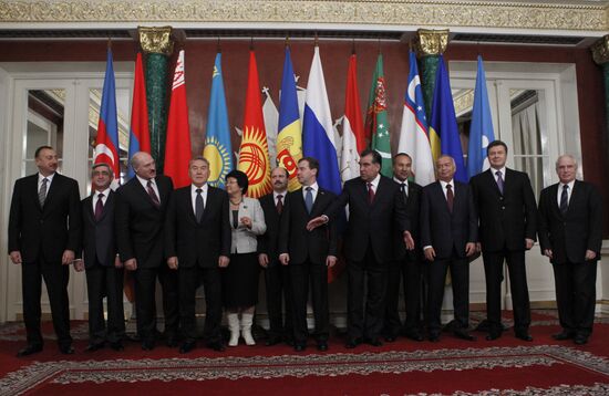 Dmitry Medvedev attends CSTO and CIS summit in Kremlin