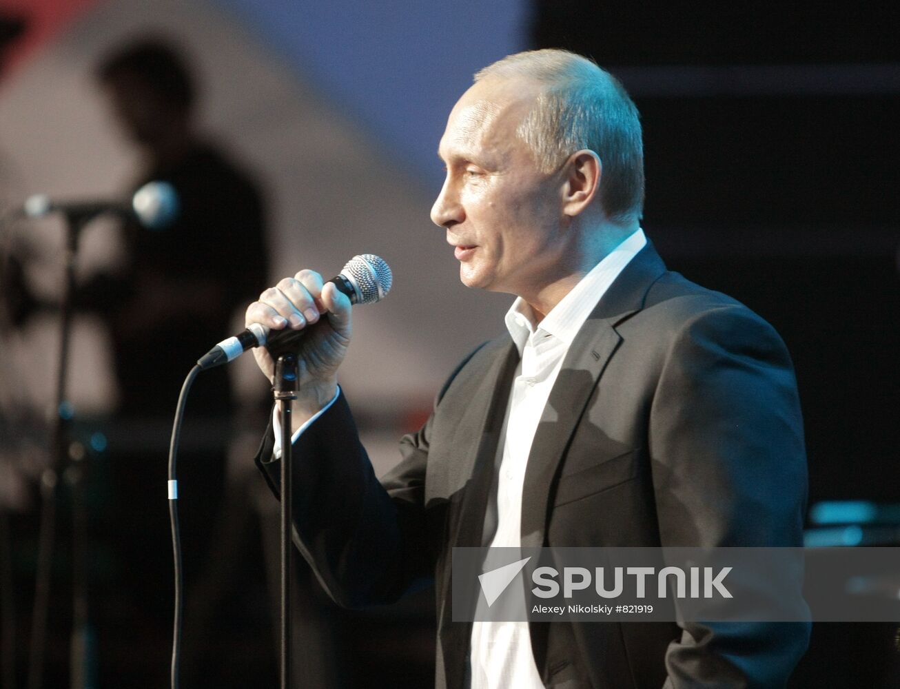 Vladimir Putin attends charity concert in St. Petersburg