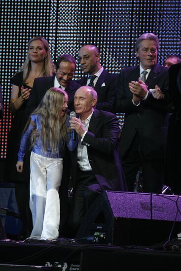Vladimir Putin attends charity concert in St. Petersburg