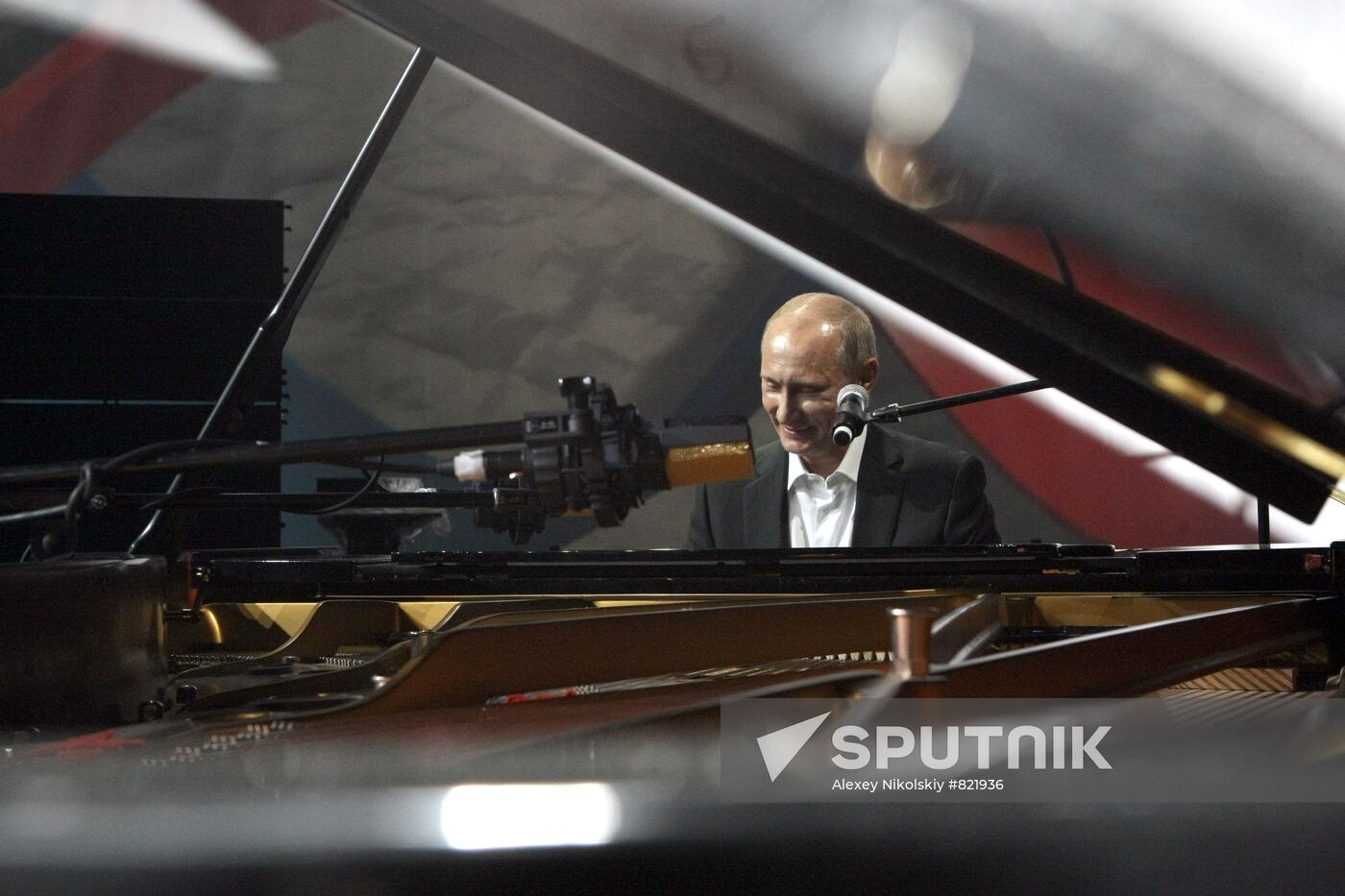 Vladimir Putin attends charity concert in St. Petersburg