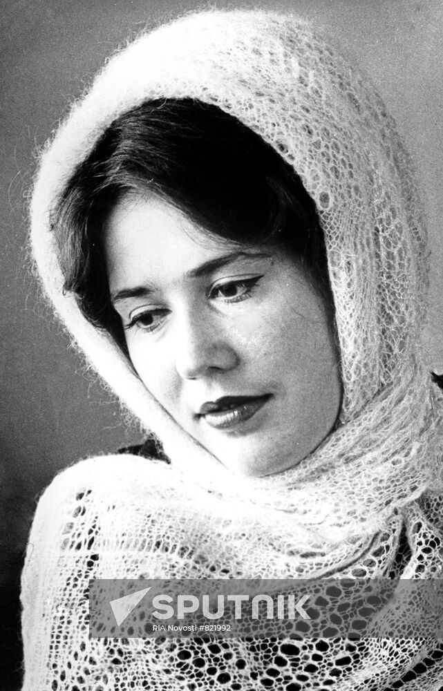 Weaver Lyudmila Mileshkina