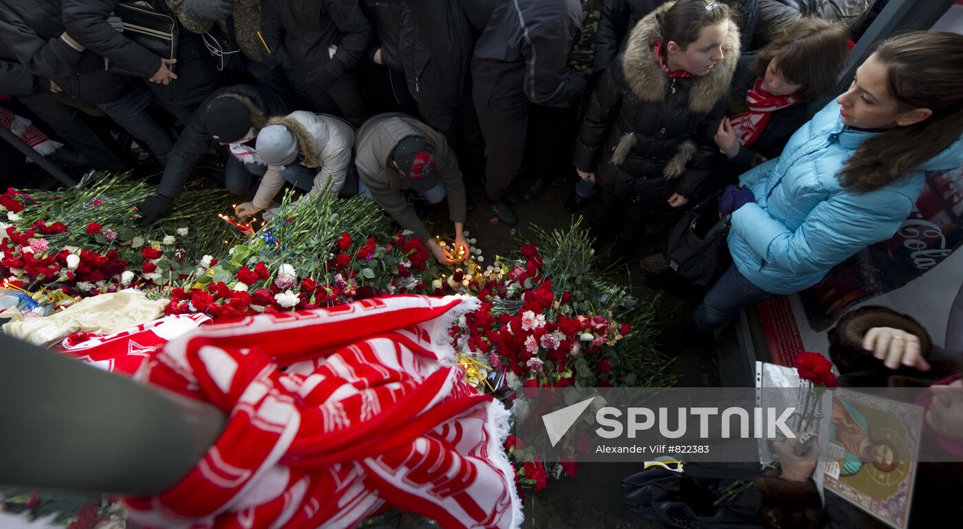 People hold rally to mourn Yegor Sviridov killed in street brawl