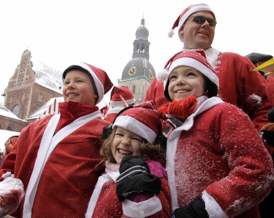 Annual Santa Claus Round in Riga