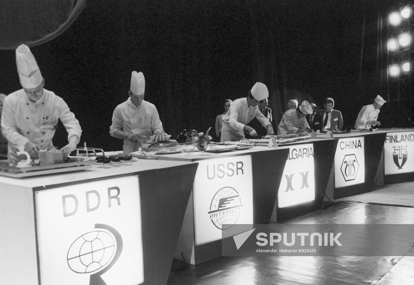 Assorted meat cooking competition
