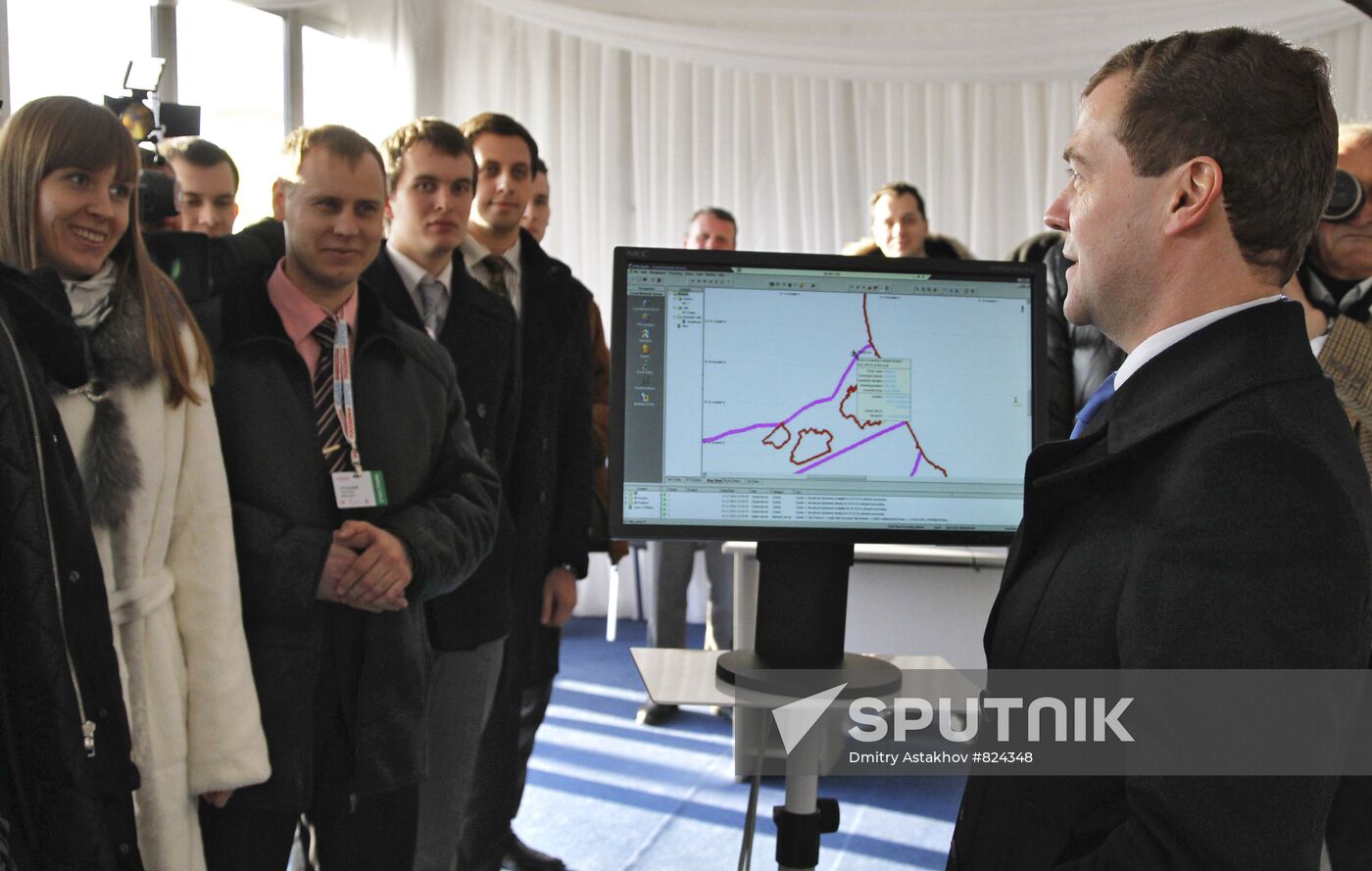 Dmitry Medvedev visits Skolkovo Innovation Center