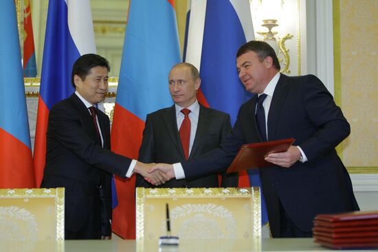 Conclusion of Russian-Mongolian documents