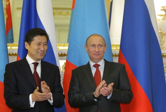 Vladimir Putin and Sukhbaataryn Batbold
