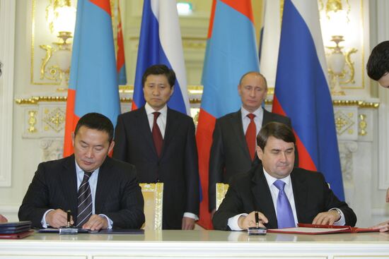 Conclusion of Russian-Mongolian documents