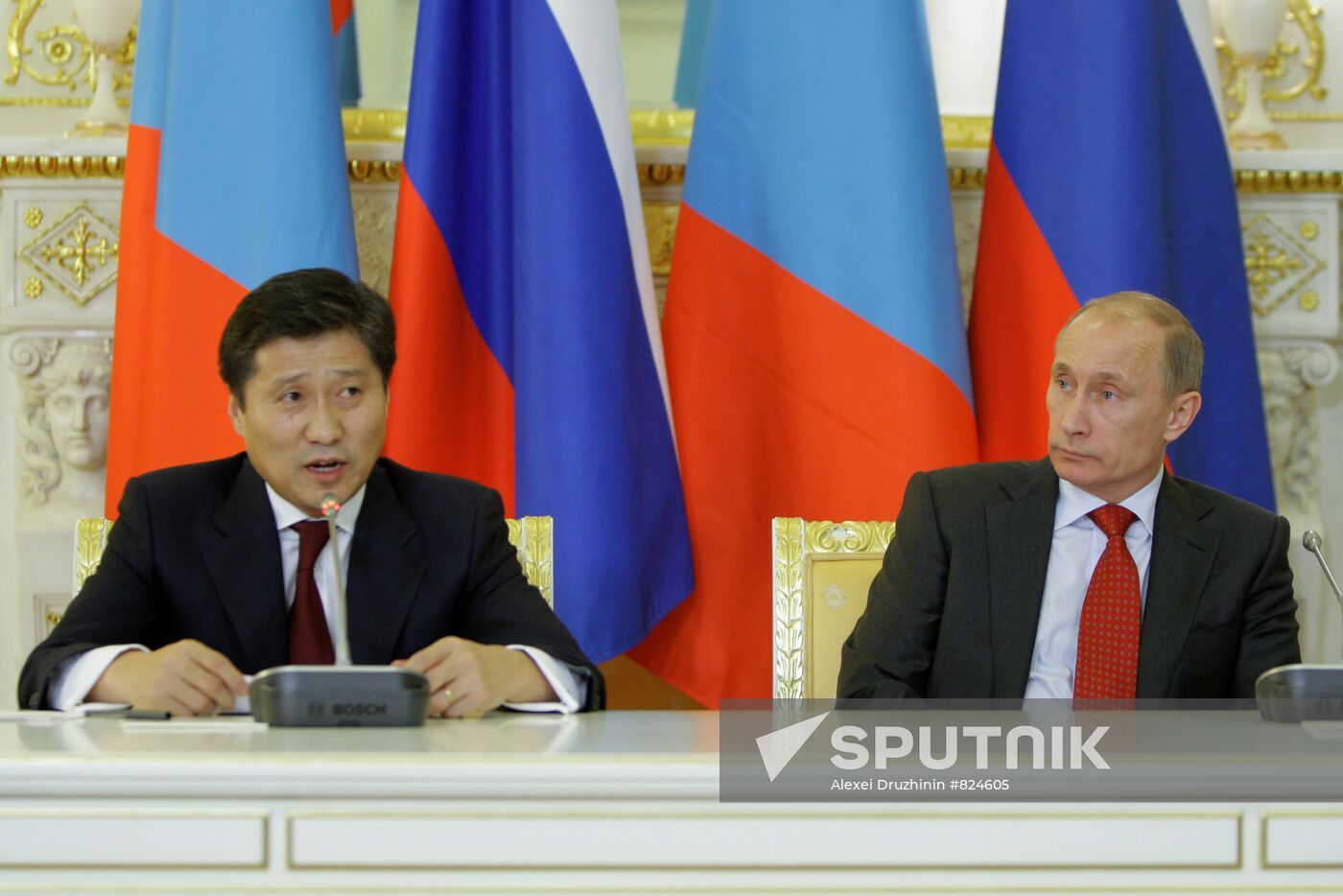 Vladimir Putin and Sukhbaataryn Batbold